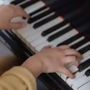 adoración-piano tutorial-piano virtual-pianista